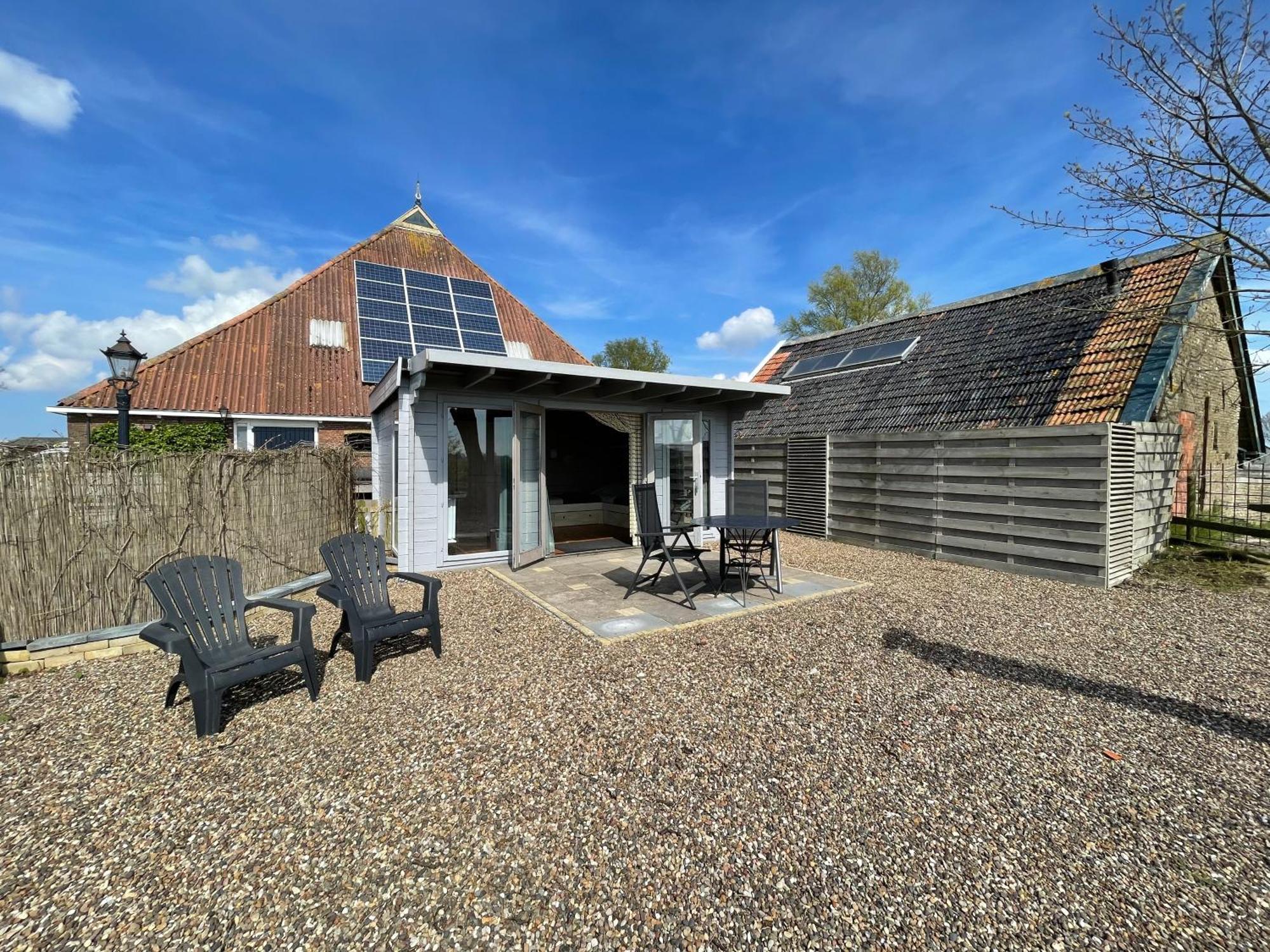 Logeerboerderij De Salix Villa Hitzum Exterior photo